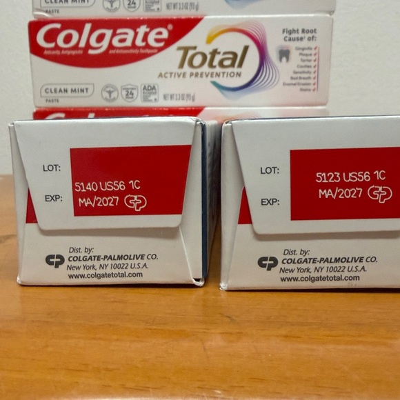 Colgate Total Toothpaste Bundle - Picture 2 of 3